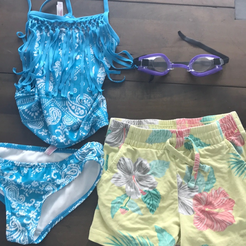 Cute swim suit google and shorts